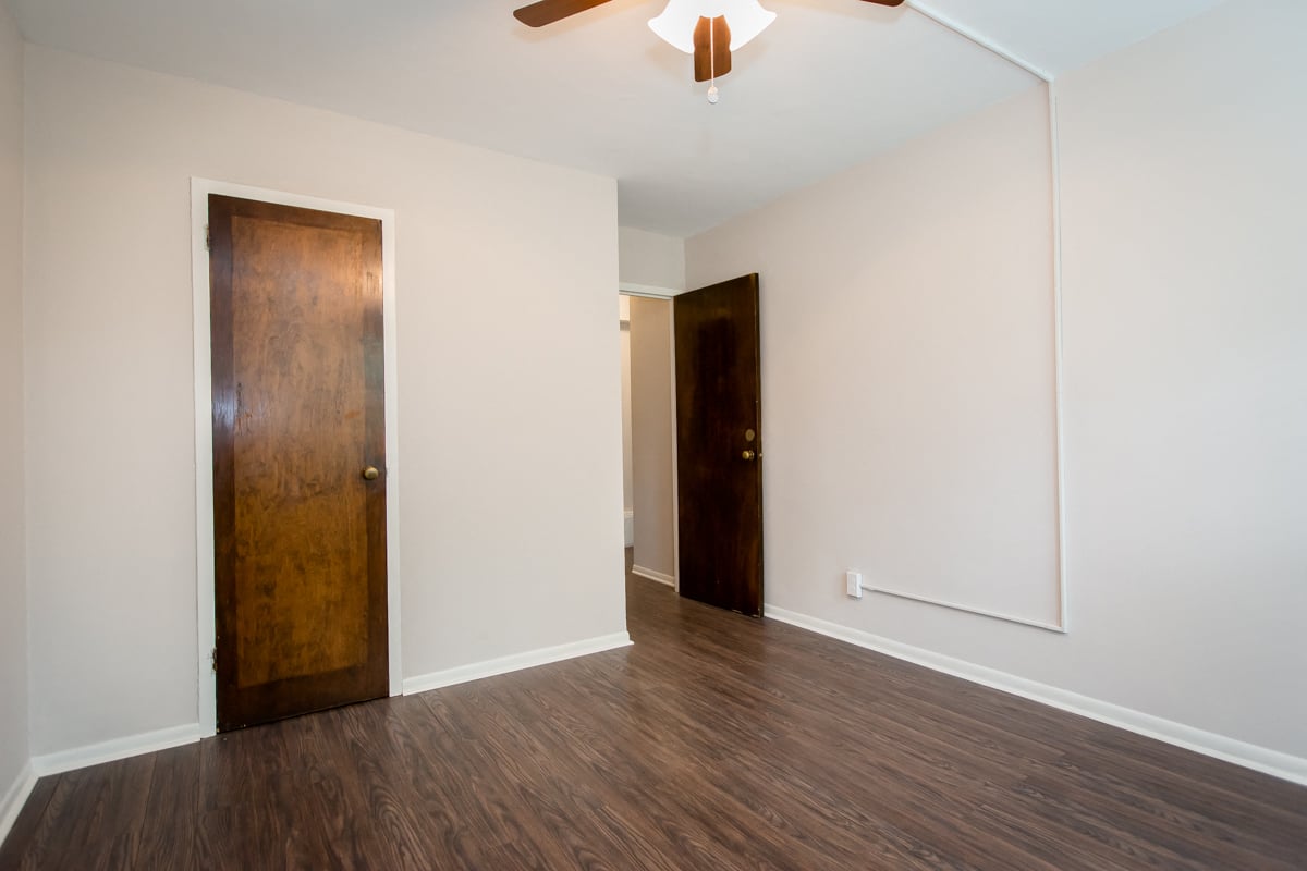 bedroom apartment closet hardwood floors renovated hyde park chicago